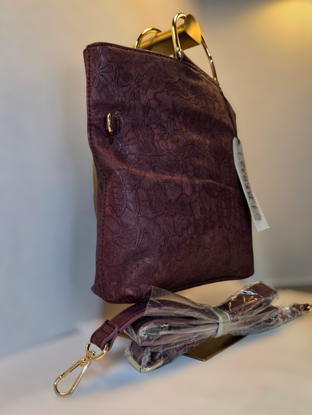 SALE!! Maroon Floral Pattern Foldover Clutch & Carry Strap by Emperia LA NWT - Picture 4 of 7